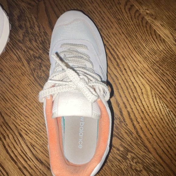 New balance worn very few times, size 7.5, orange inside, blue on the N - Picture 7 of 7